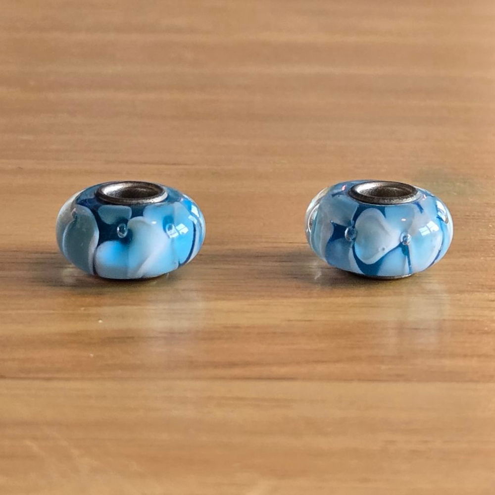Murano Glass Charm Bracelet Bead Spacer Silvertone Women's White Blue Floral